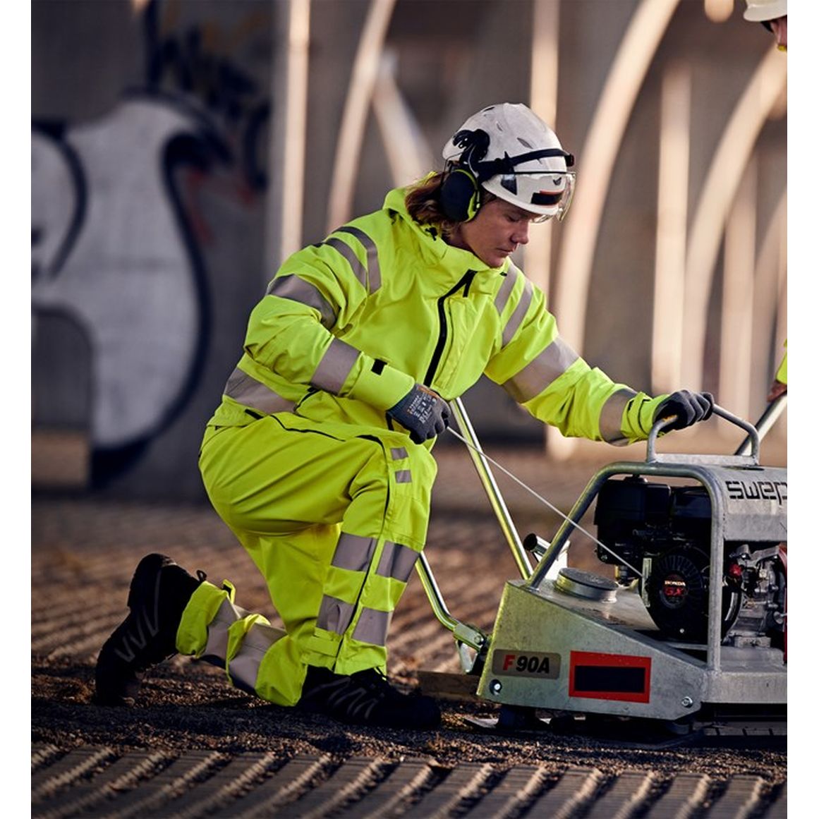 FRISTADS HIGH VIS GREEN STRECH-FUNKTIONSHOSE, KL.2 2680 GLPS